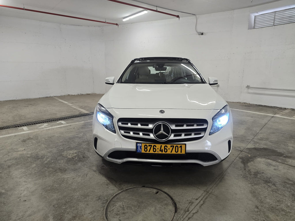 2020 GLA 200 Mercedes Benz