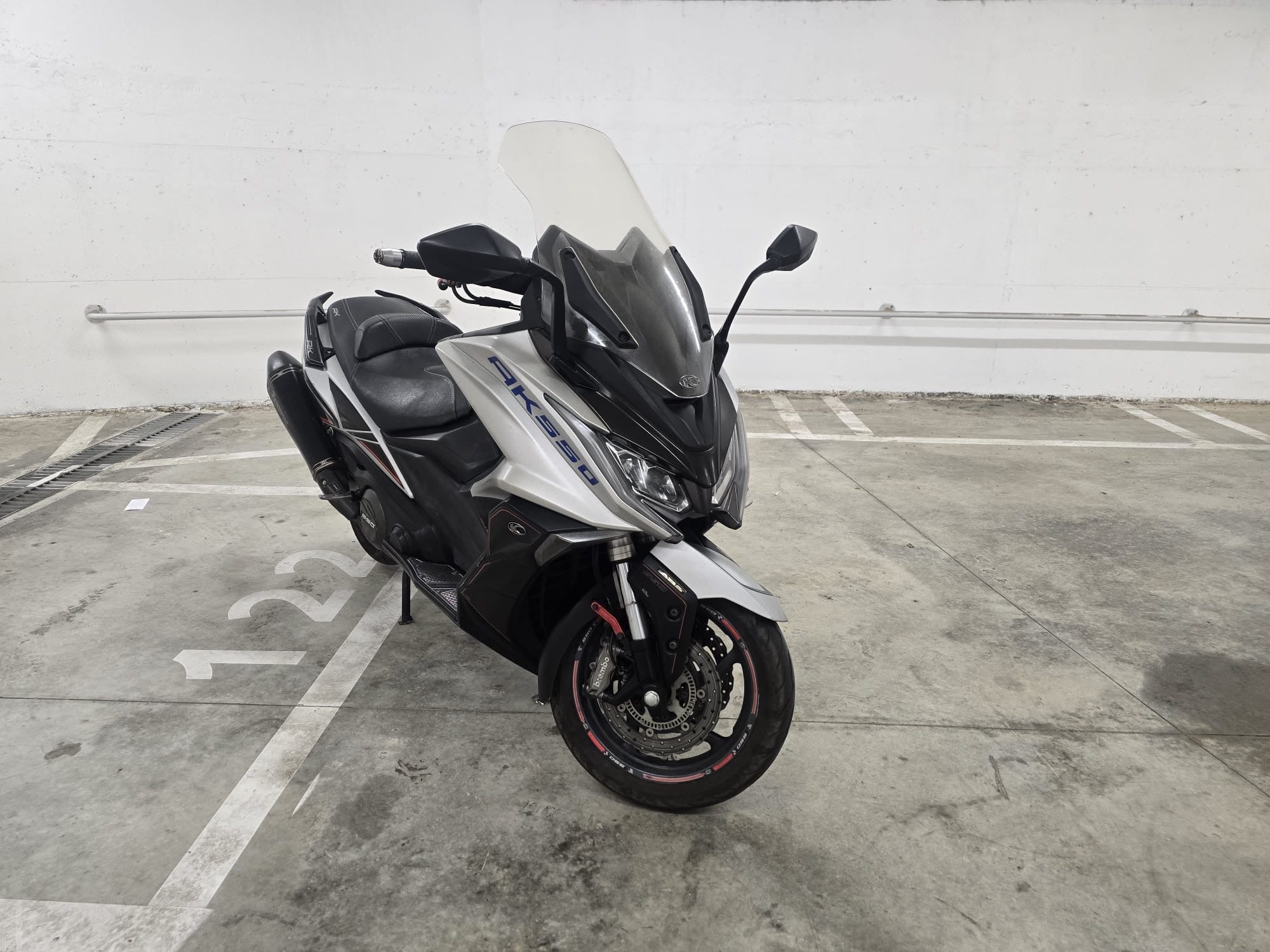 2017 AK 550