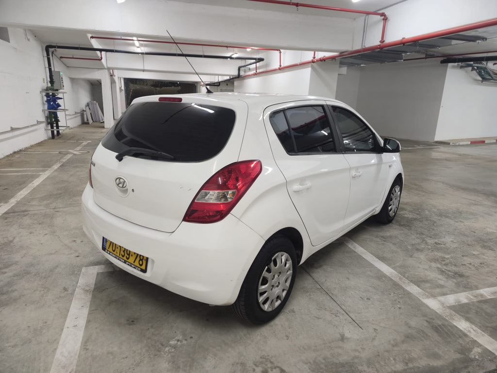 2011 Hyundai I-25