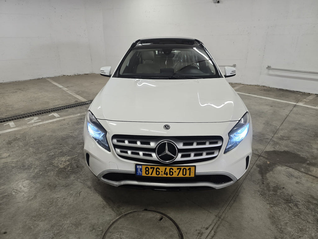 2020 GLA 200 Mercedes Benz