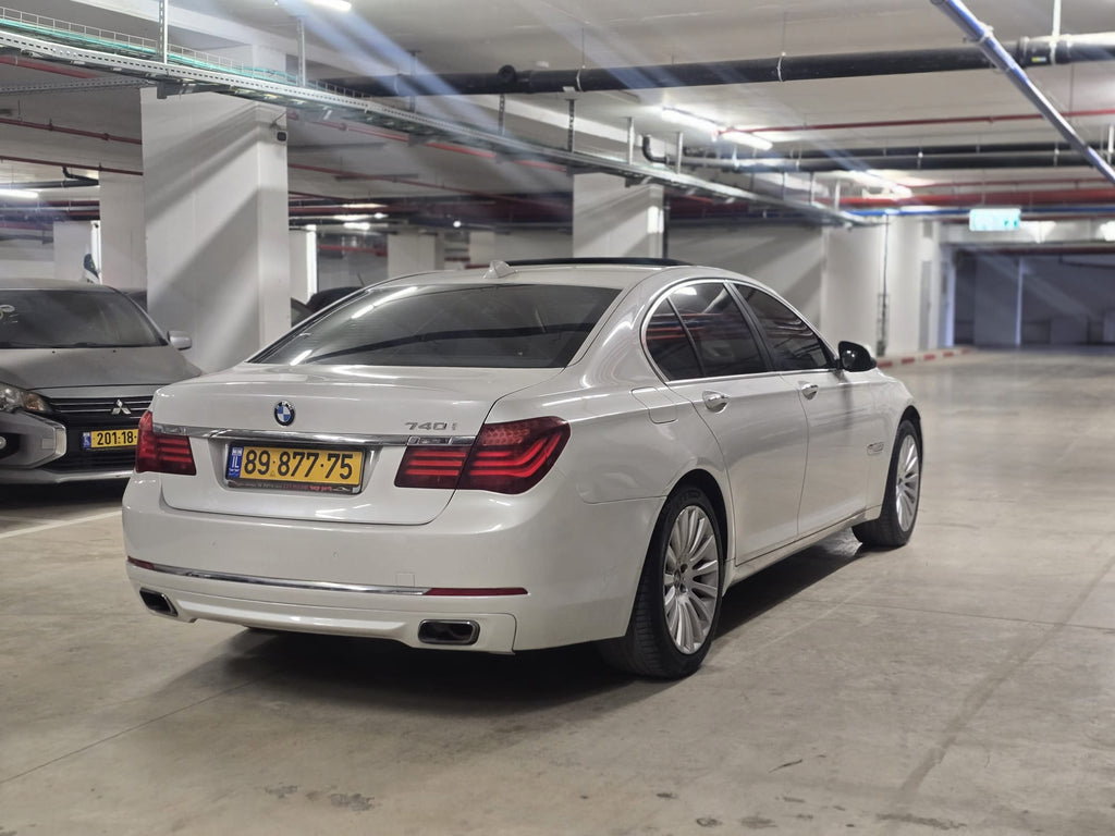 2013 BMW 740