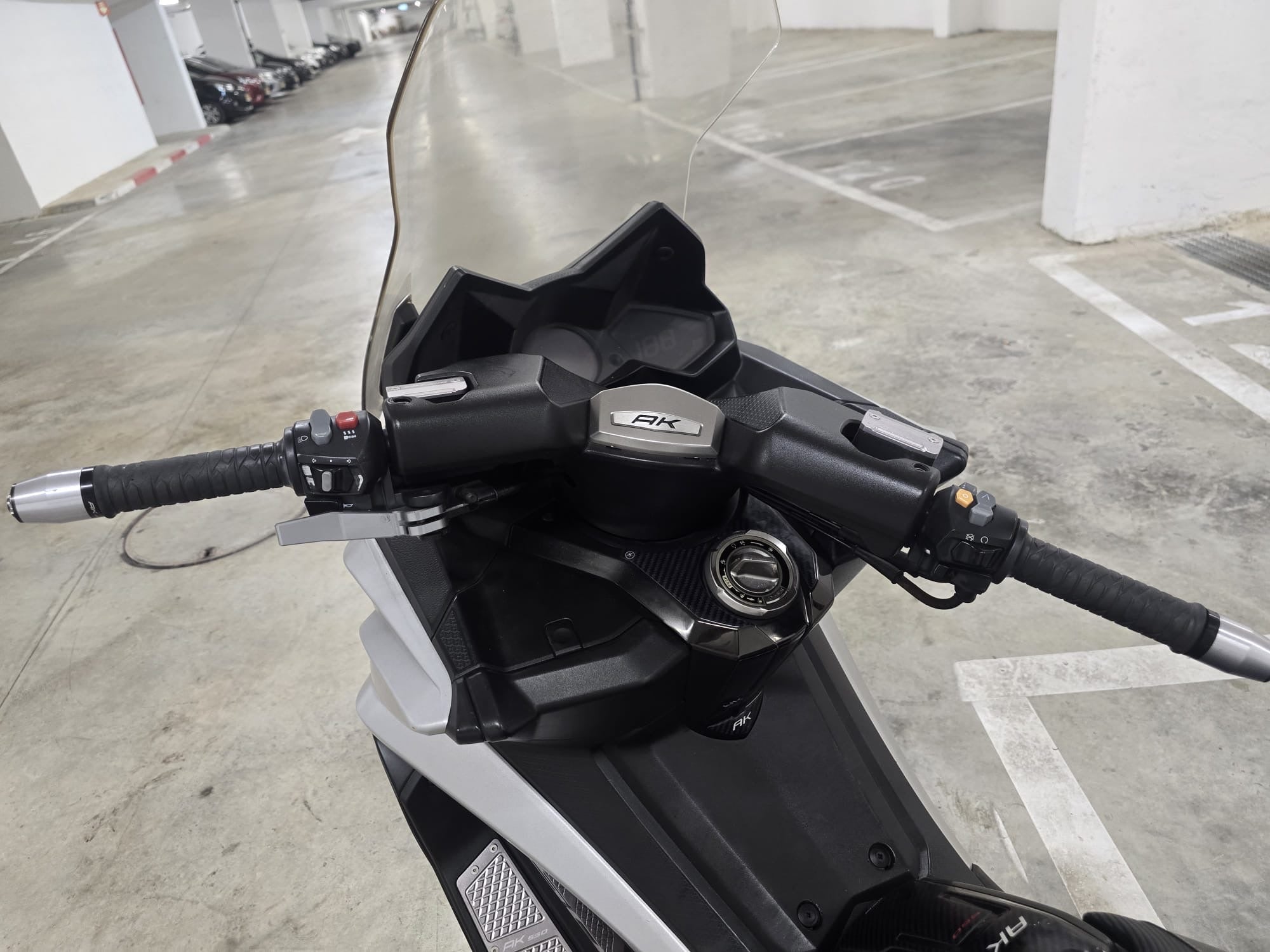 2017 AK 550