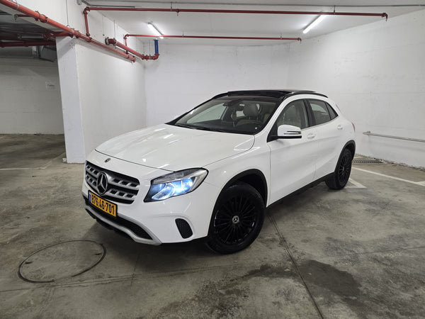 2020 GLA 200 Mercedes Benz