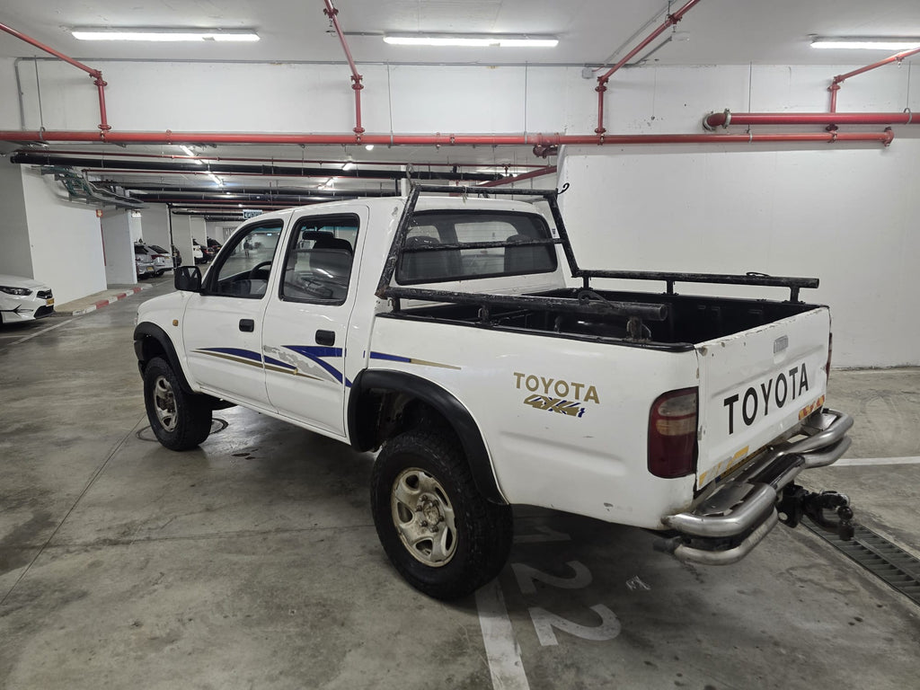 2003 Toyota Hilux