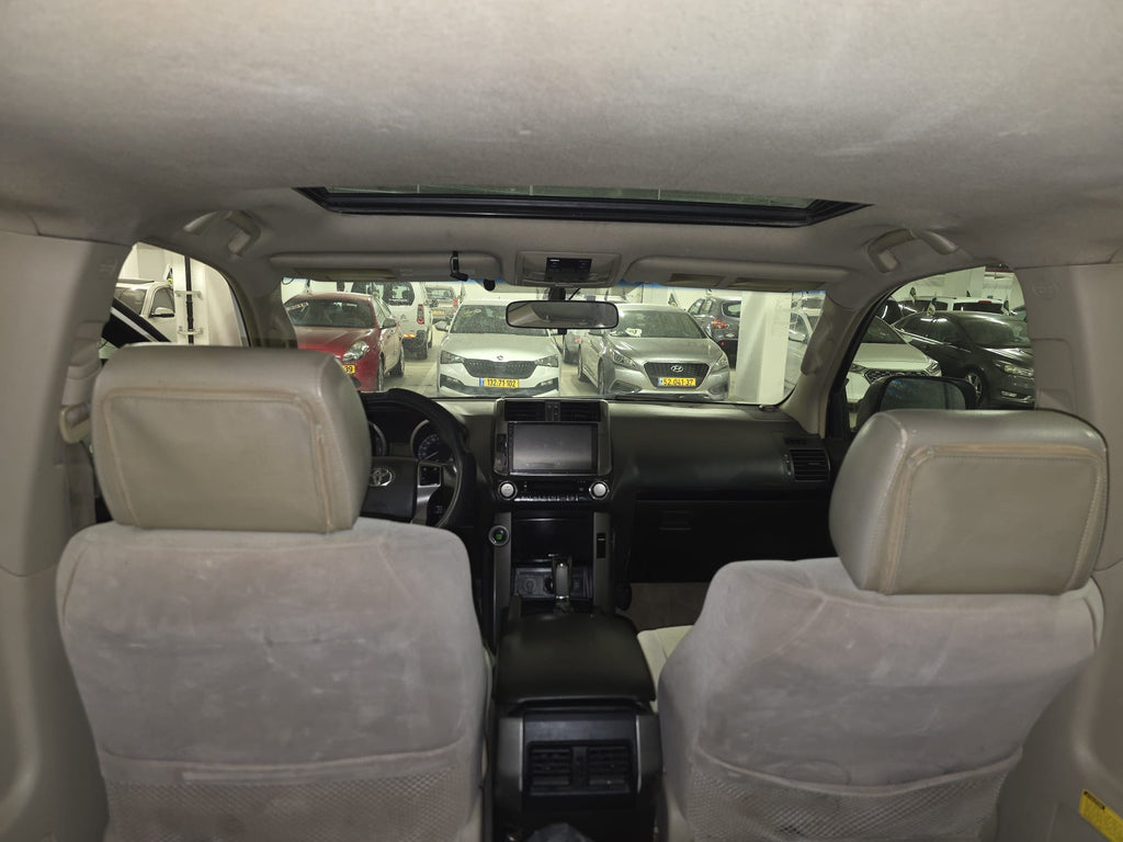 2010 Toyota Land Cruiser Select