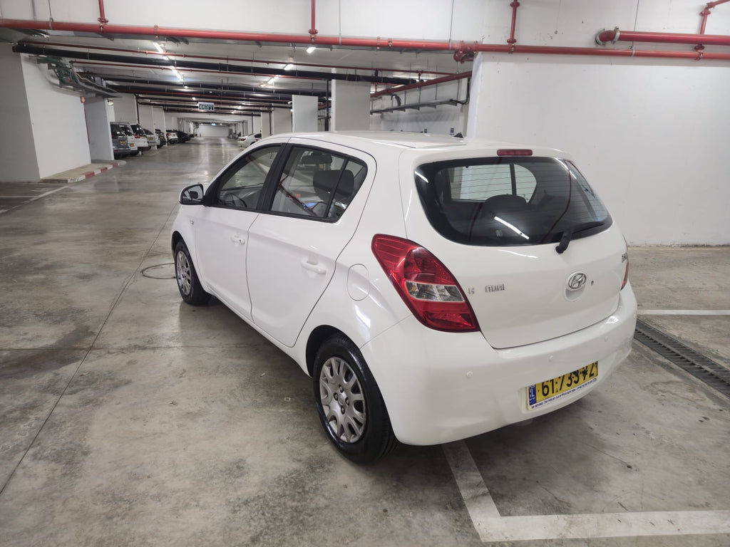 2010 Hyundai I-25
