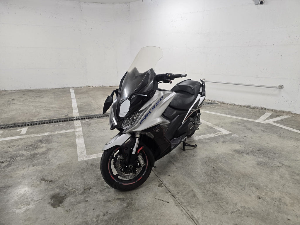 2017 AK 550