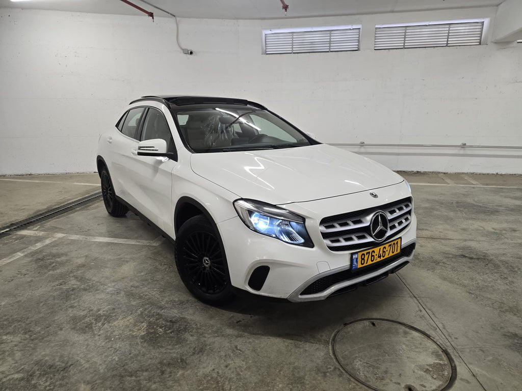 2020 GLA 200 Mercedes Benz