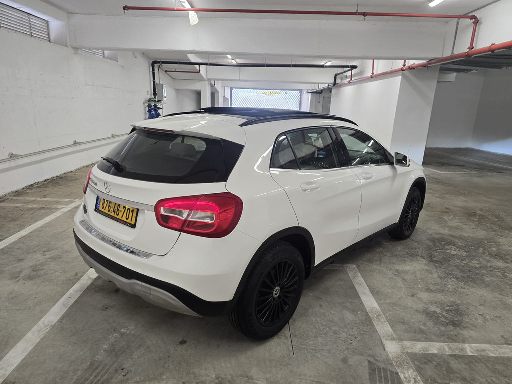 2020 GLA 200 Mercedes Benz
