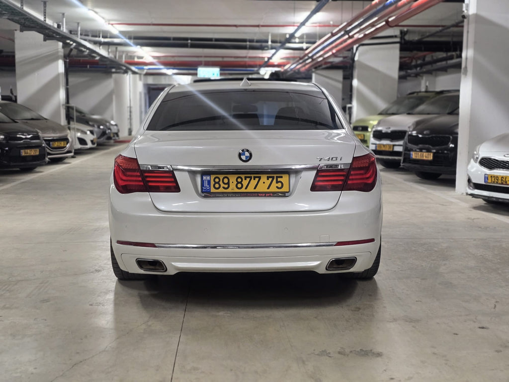 2013 BMW 740